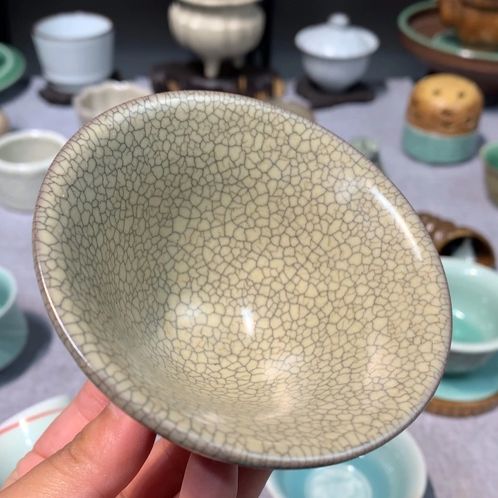 龙泉青瓷哥窑斗笠杯