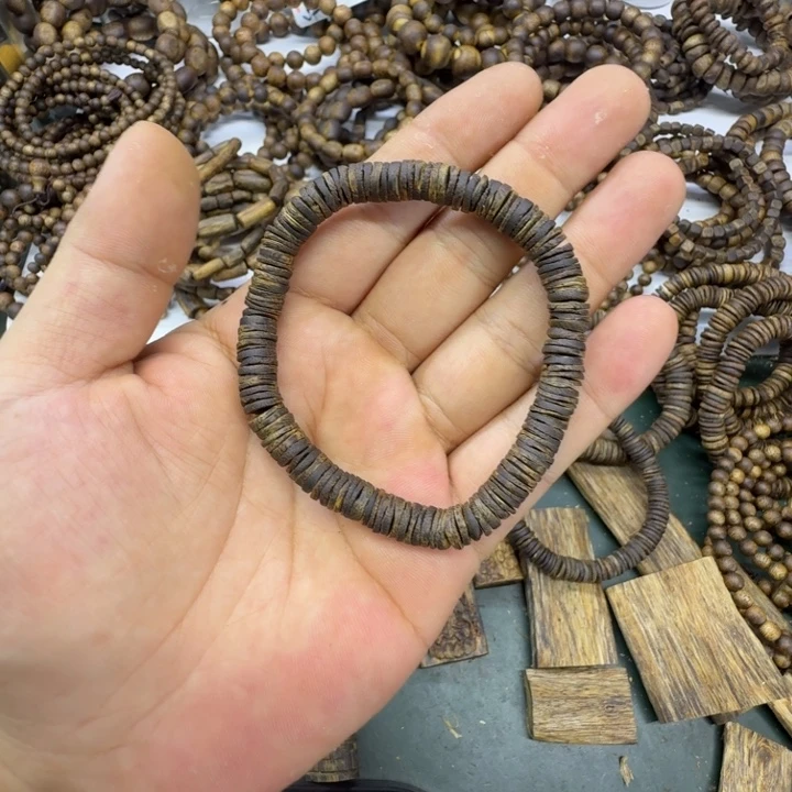 沉香沉香碎屑奇楠沉香乌身卡0.7单圈沉水药片珠7.8克