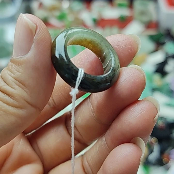 翡翠未镶嵌颈饰4