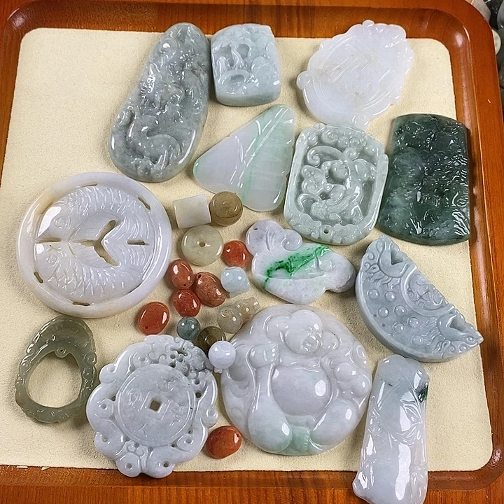 翡翠颈饰未镶嵌翡翠47