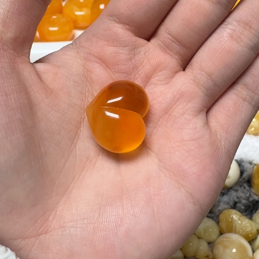 琥珀未镶嵌裸石蜜蜡屁桃