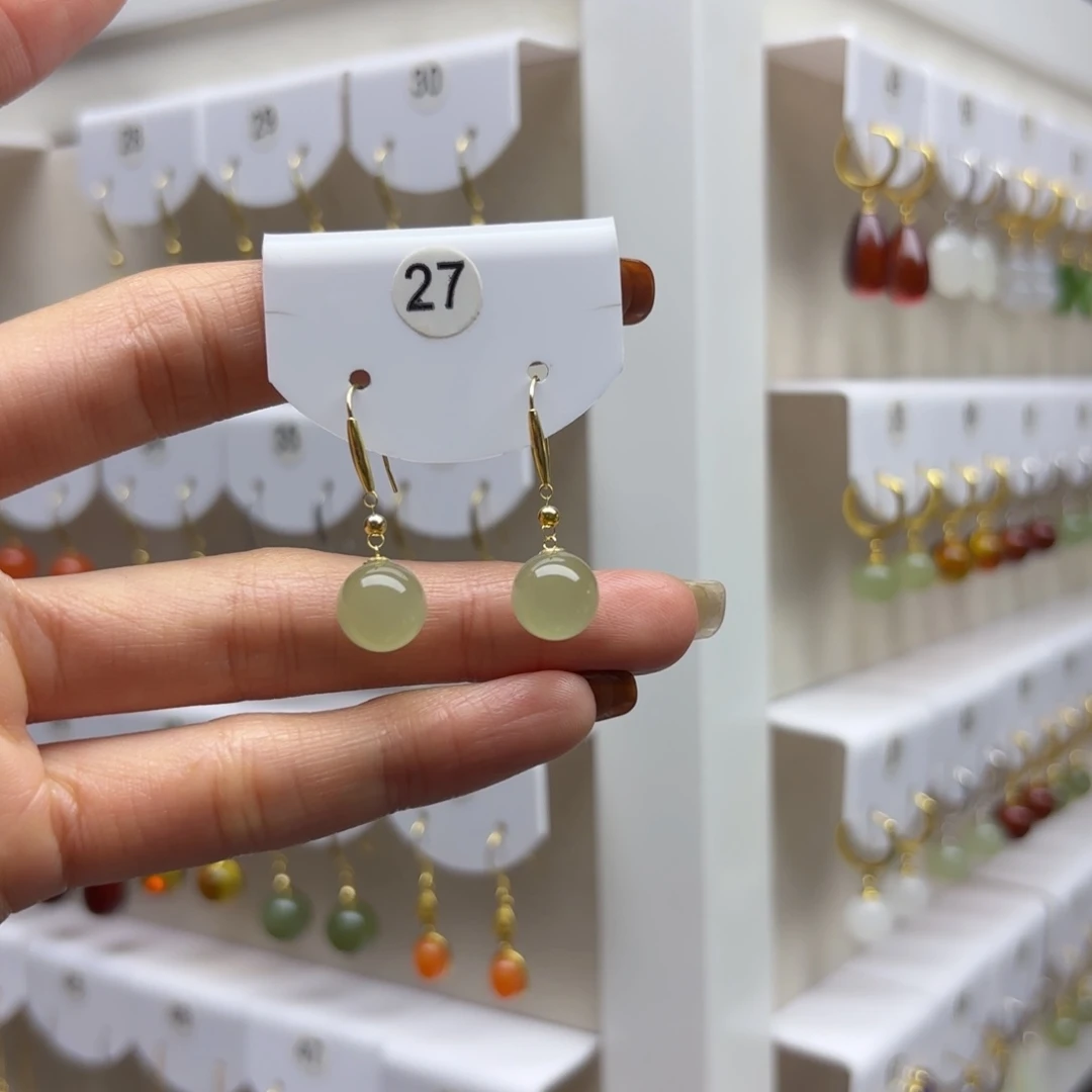 18K金镶嵌和田玉耳饰珍*