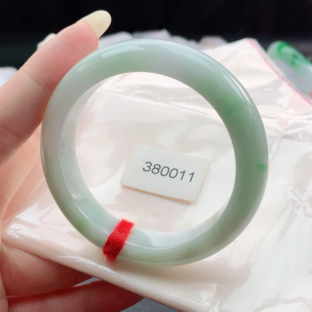 翡翠手镯未镶嵌53圈口380011