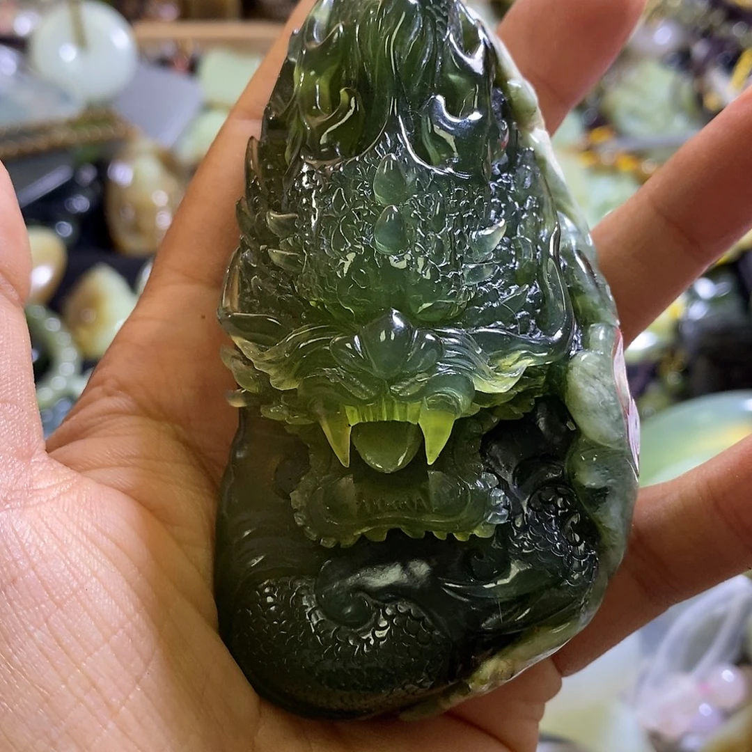 未镶嵌岫玉手玩件一个