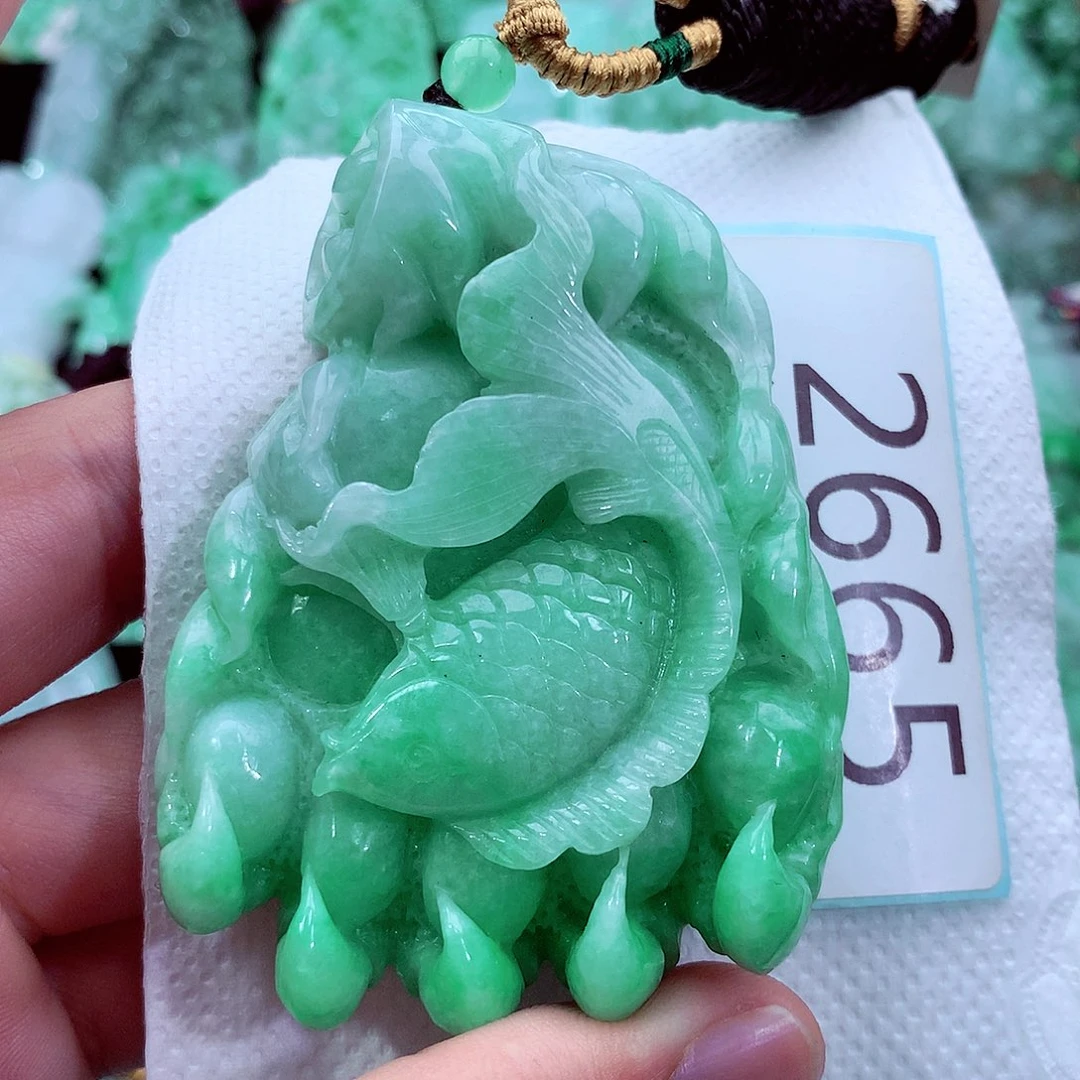 吊坠(不含链)未镶嵌翡翠
