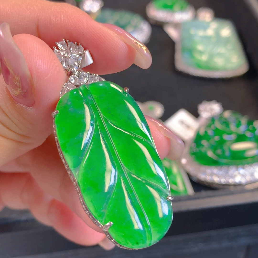 翡翠颈饰未镶嵌翡翠