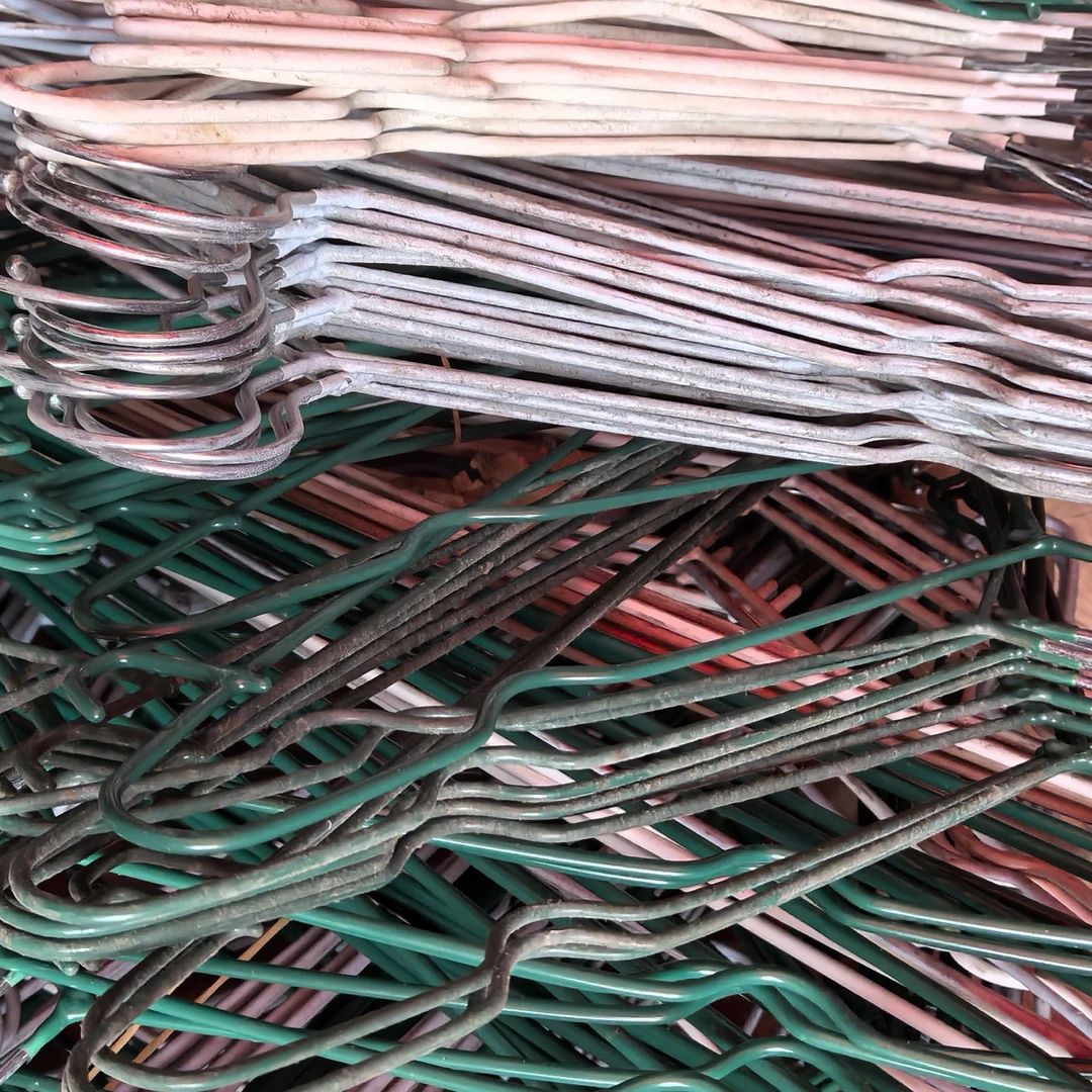 生锈防滑衣架亏本处理