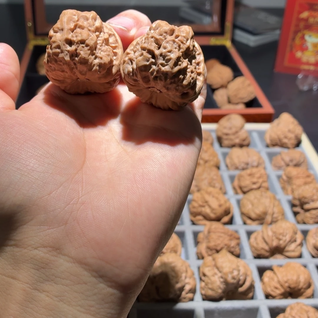 文玩核桃吊坠山地娃