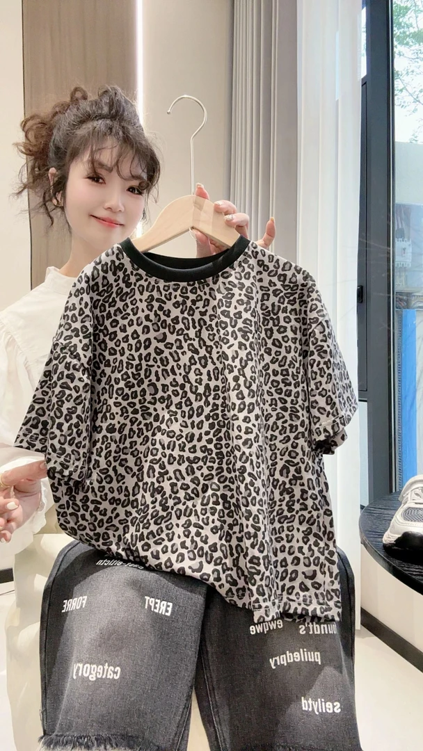 2025春夏新款韩版男童宽松套头豹纹拽酷短袖T恤儿童上衣潮中大童