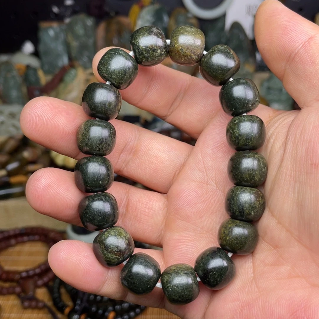 岫岩河磨玉（透闪石质玉）未镶嵌颈饰14×12.5