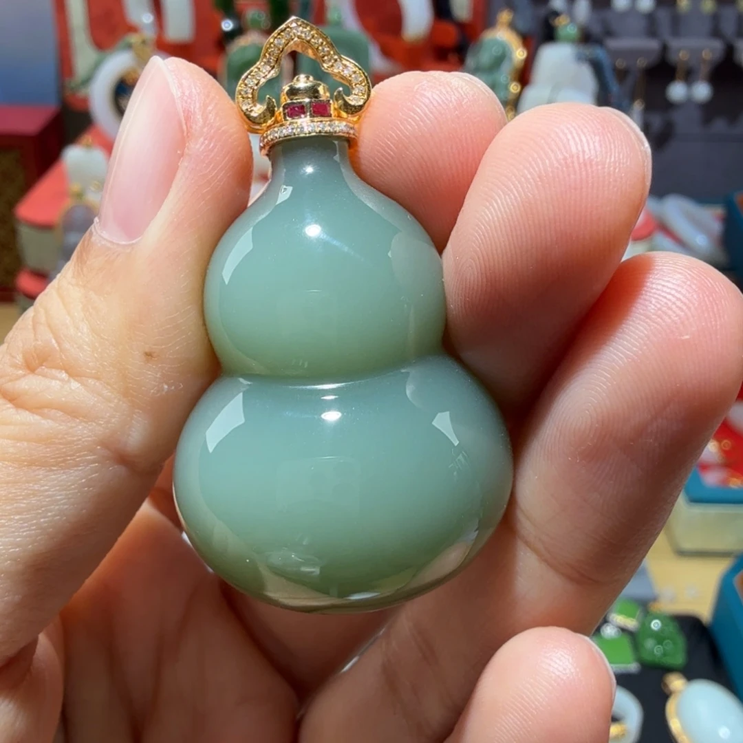 和田玉18K金镶嵌颈饰