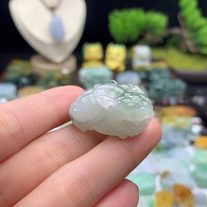 翡翠未镶嵌颈饰貔貅19