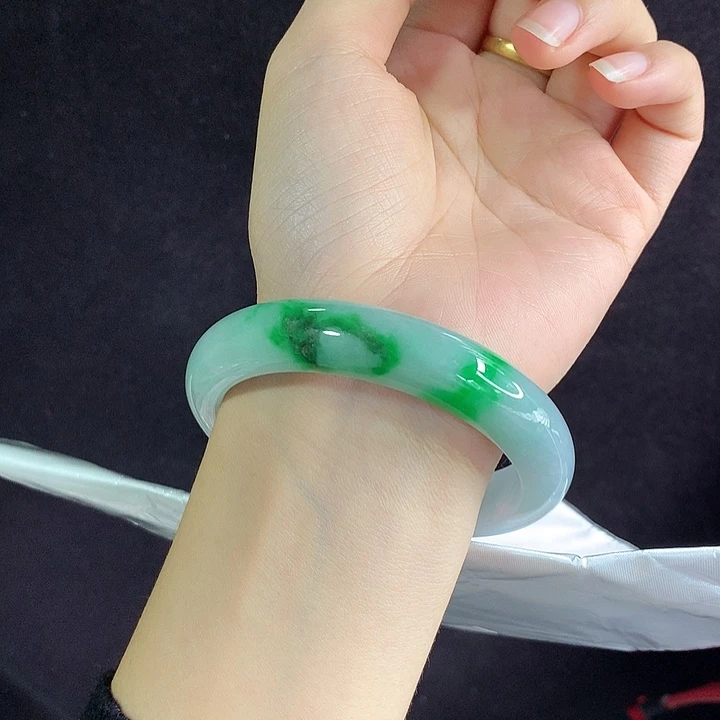 翡翠未镶嵌手镯58圈2013
