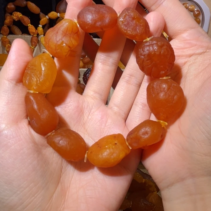 曰***月未镶嵌琥珀手链蜜蜡海漂手串