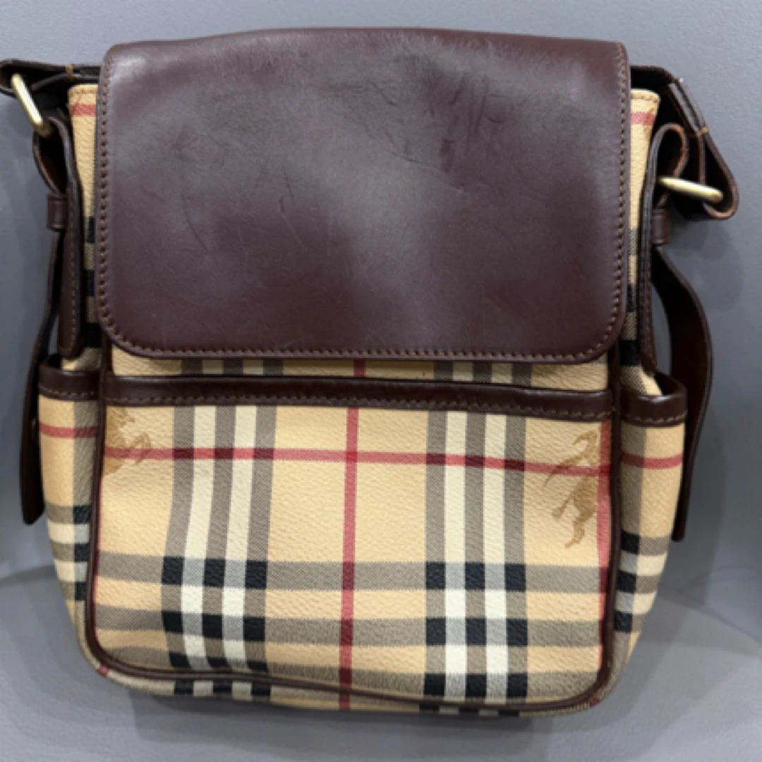 95新 BURBERRY/博柏利 老花拼棕皮翻盖斜挎 F2500108