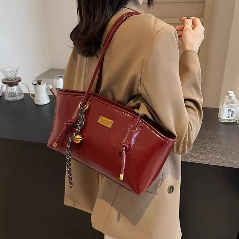 新娘结婚包包女式红色婚包2025新款小众时尚单肩大容量通勤腋下包