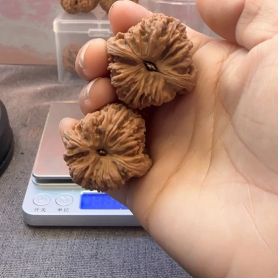 文玩核桃吊坠那****吧核桃