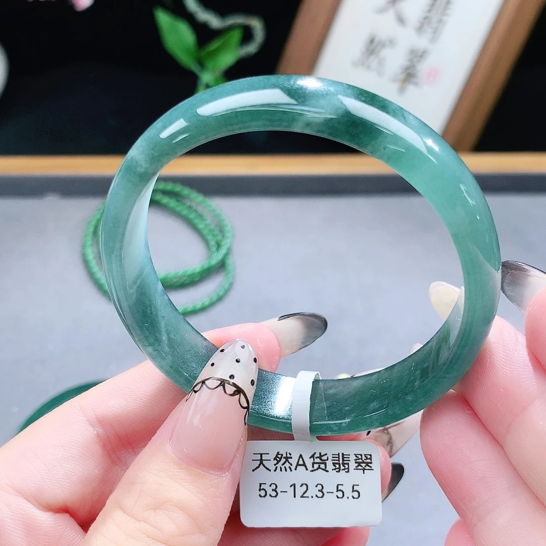 翡翠手镯（圆镯）未镶嵌