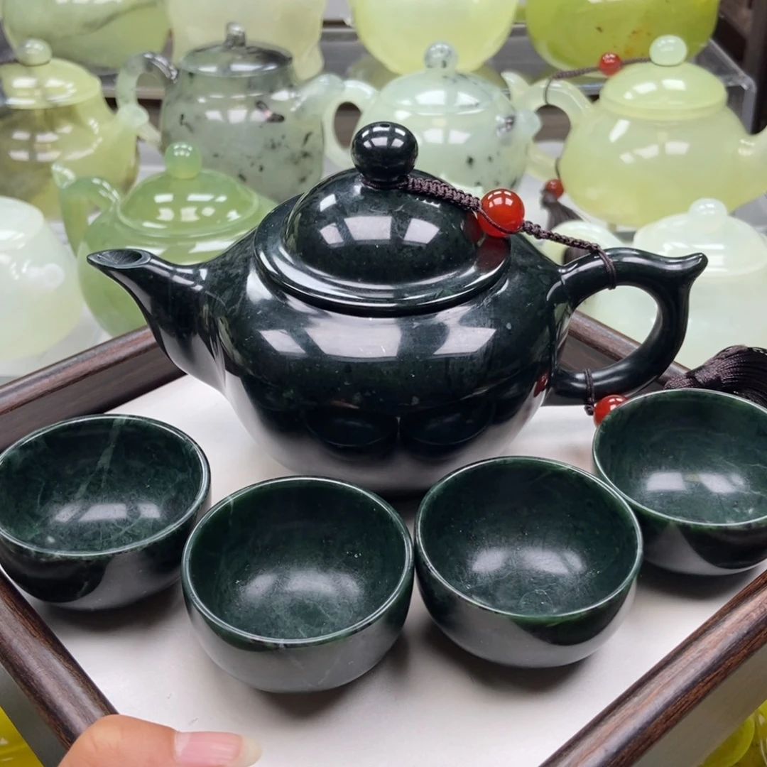 蛇纹石玉未镶嵌壶