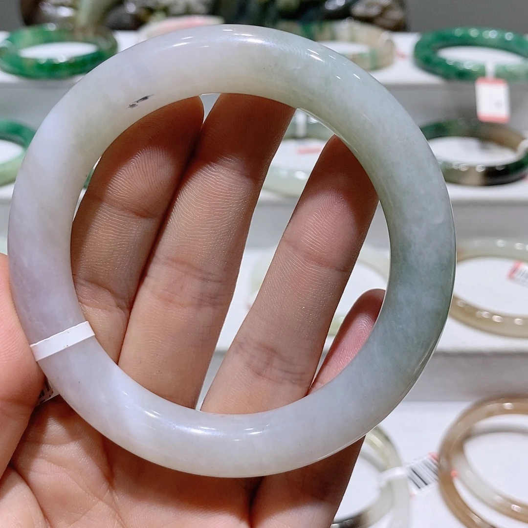 独山玉未镶嵌手镯