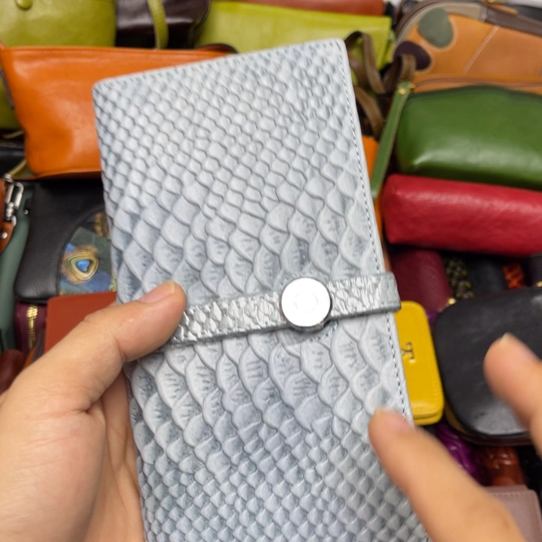 【闪购商品】牛皮长款钱包