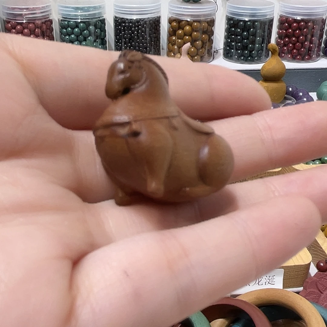 泥塑合香珠老山檀唐马配饰