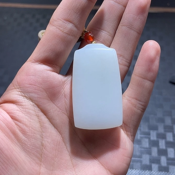 颈饰未镶嵌和田玉浪***孩和田玉金山料无事牌