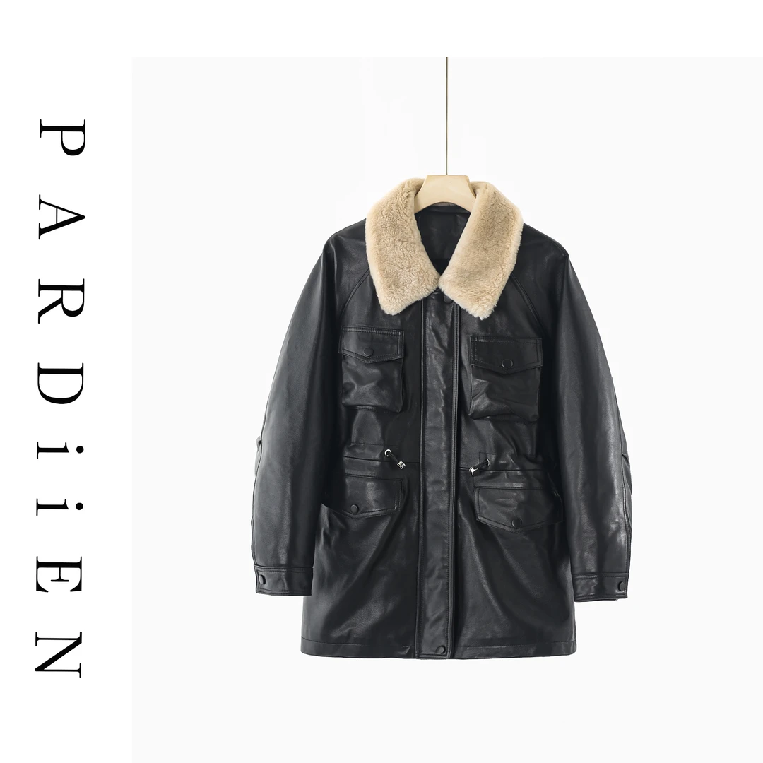 【北总严选】帕迪恩半植鞣绵羊皮抽绳收腰鹅绒服4F9678