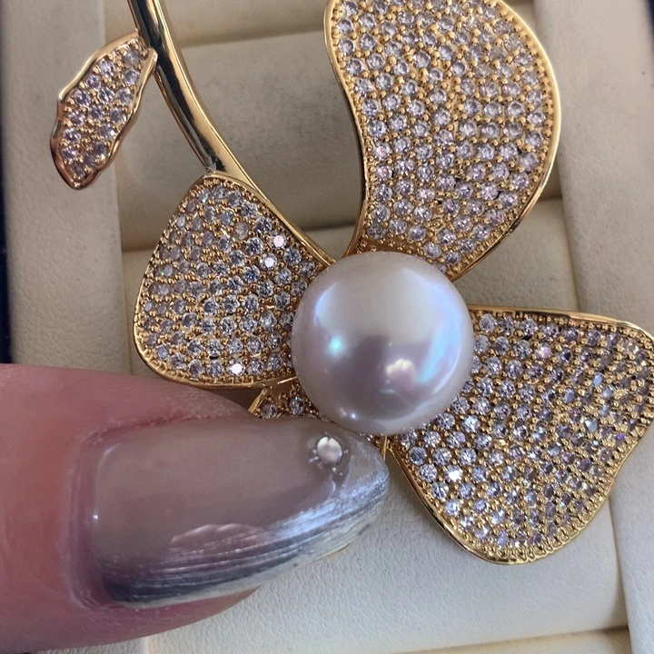 未镶嵌胸饰淡水珍珠