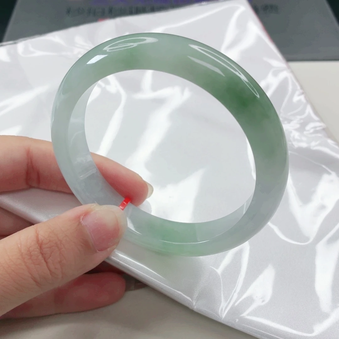 翡翠未镶嵌手镯正圈58.2