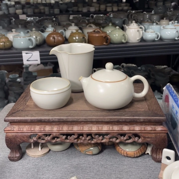 摆件月白釉西施壶➕战鼓杯➕海棠公道