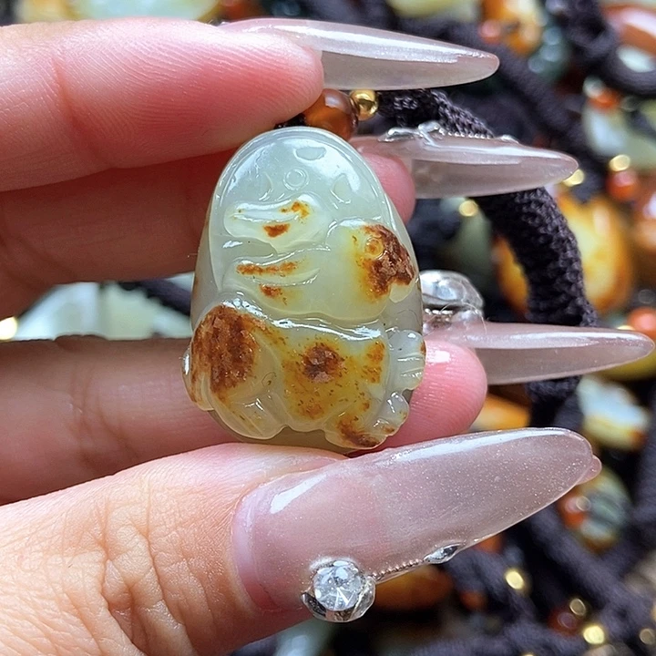 和田玉颈饰未镶嵌