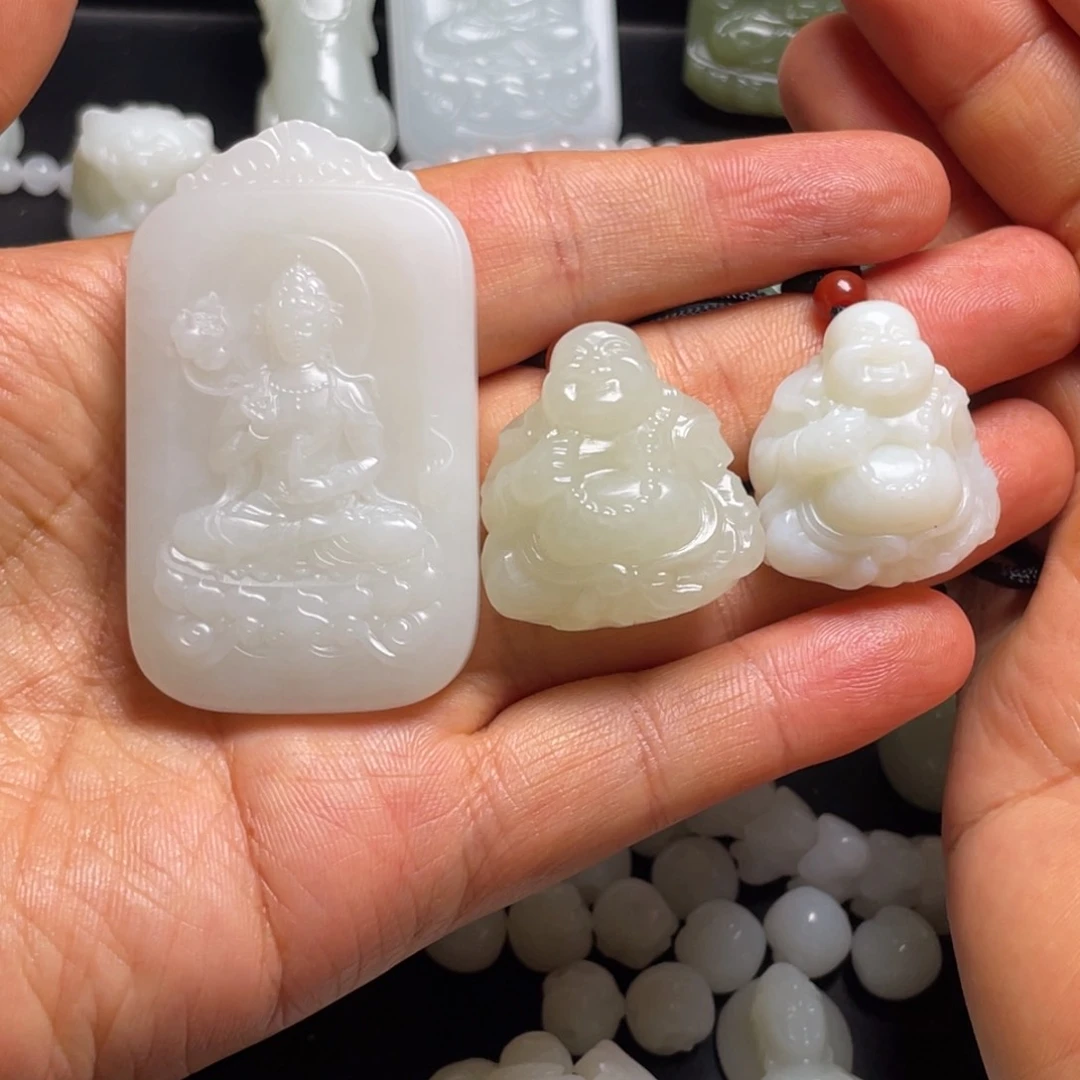 和田玉未镶嵌挂件?*