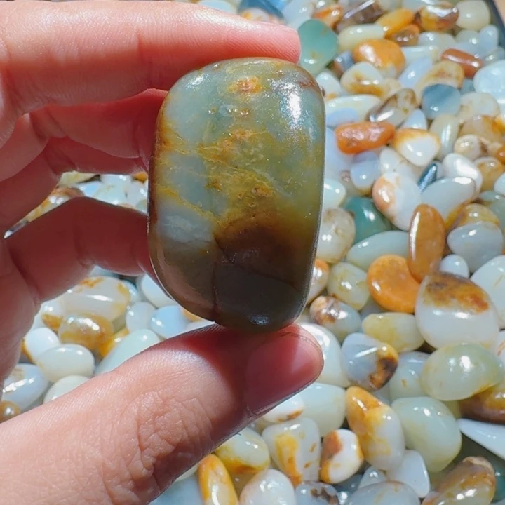 和田玉（糖玉）未镶嵌颈饰38克