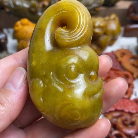 未镶嵌蛇纹石玉颈饰122