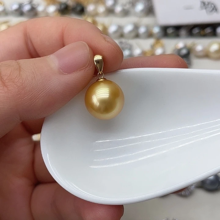 18K金镶嵌海水珍珠吊坠(不含链)