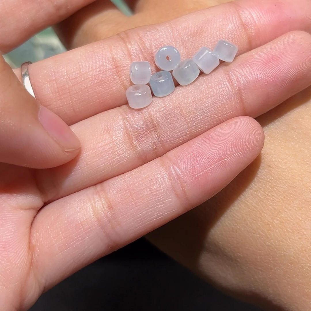 翡翠未镶嵌颈饰0000