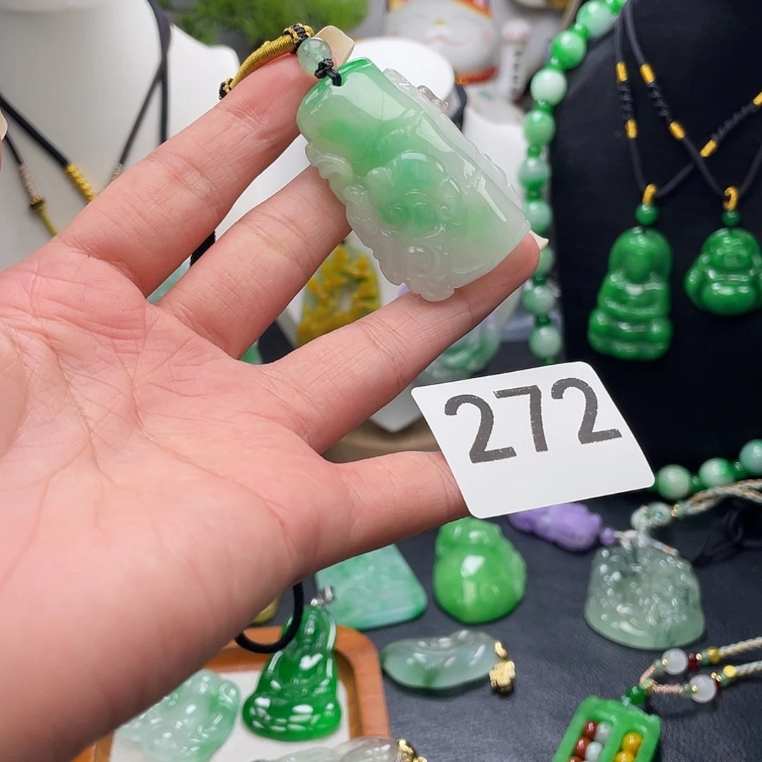 吊坠(赠链)未镶嵌翡翠