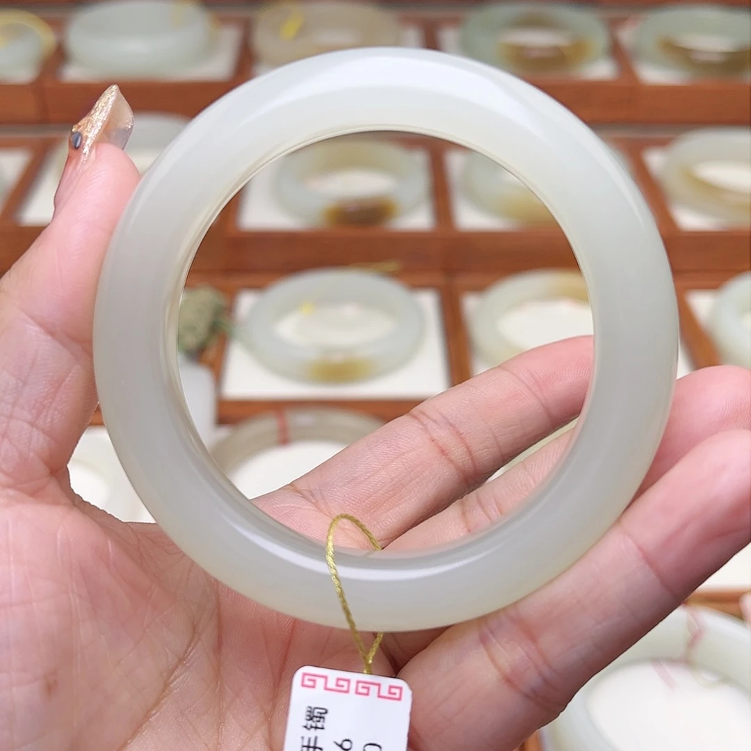 和田玉手镯未镶嵌53.6