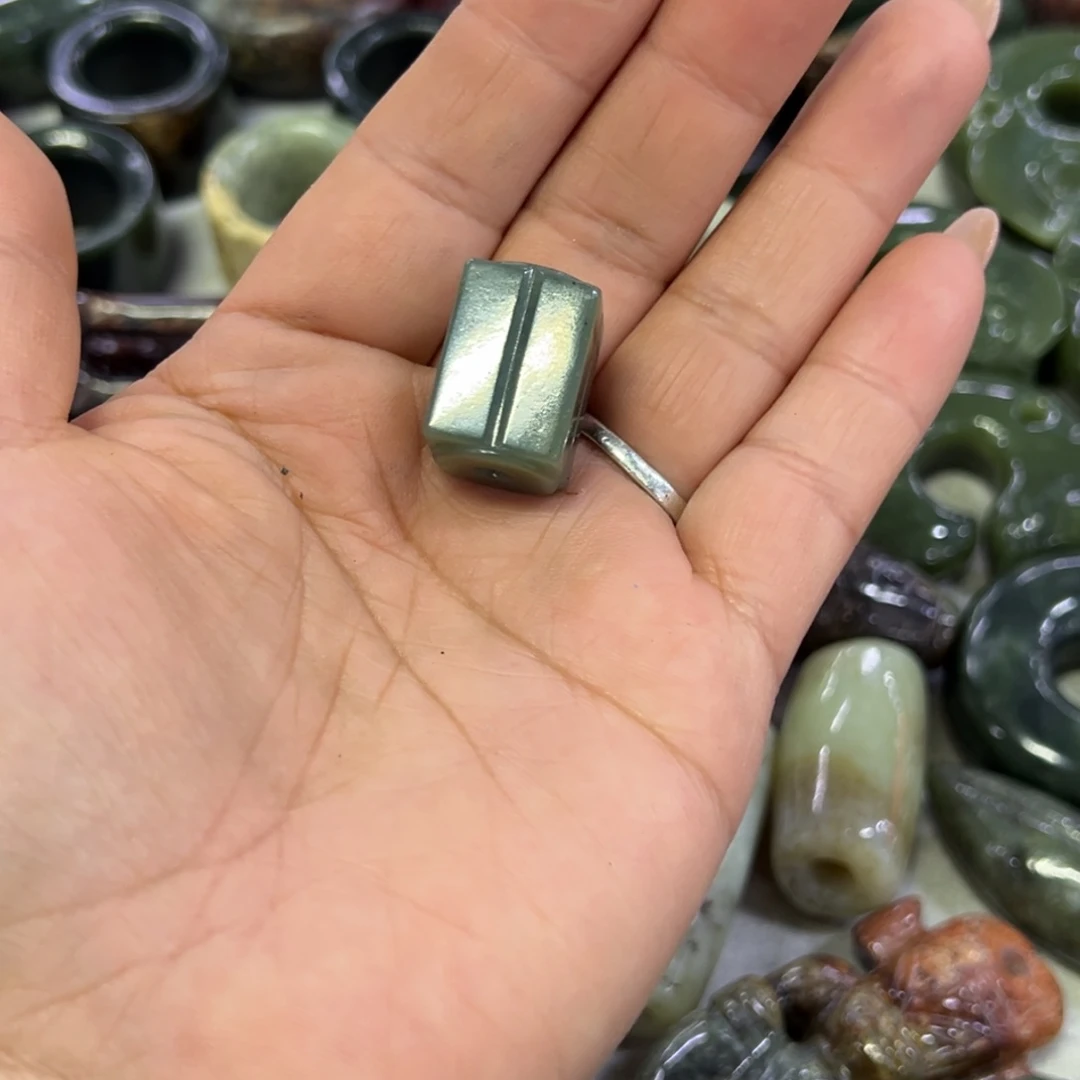 岫岩老玉（透闪石质玉）颈饰未镶嵌海*