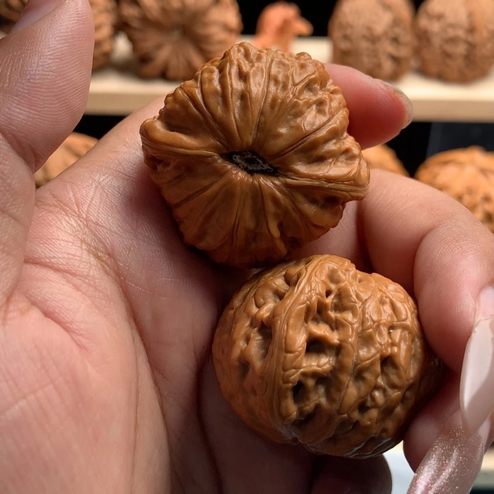 文玩核桃吊坠执*铁锤瑕疵