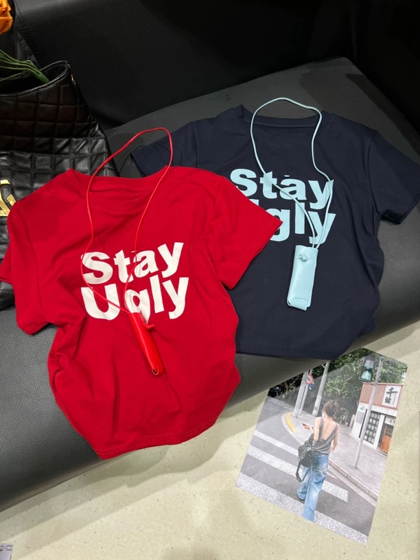 欧货2025夏新款短袖t恤女圆领字母印花褶皱小个子显瘦百搭