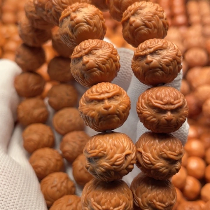 猴头核桃吊坠李*伟斗战胜佛