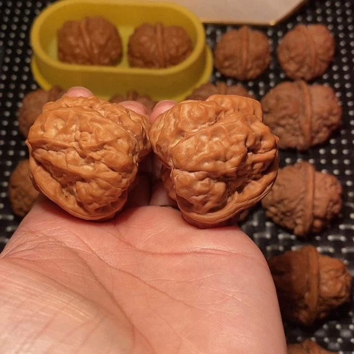 宝***爸文玩核桃把件四开八腿全品