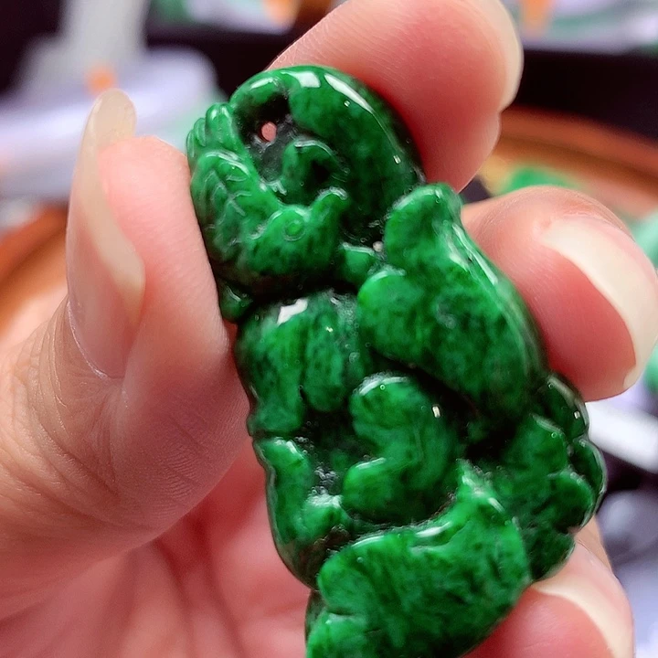 翡翠未镶嵌颈饰翡翠