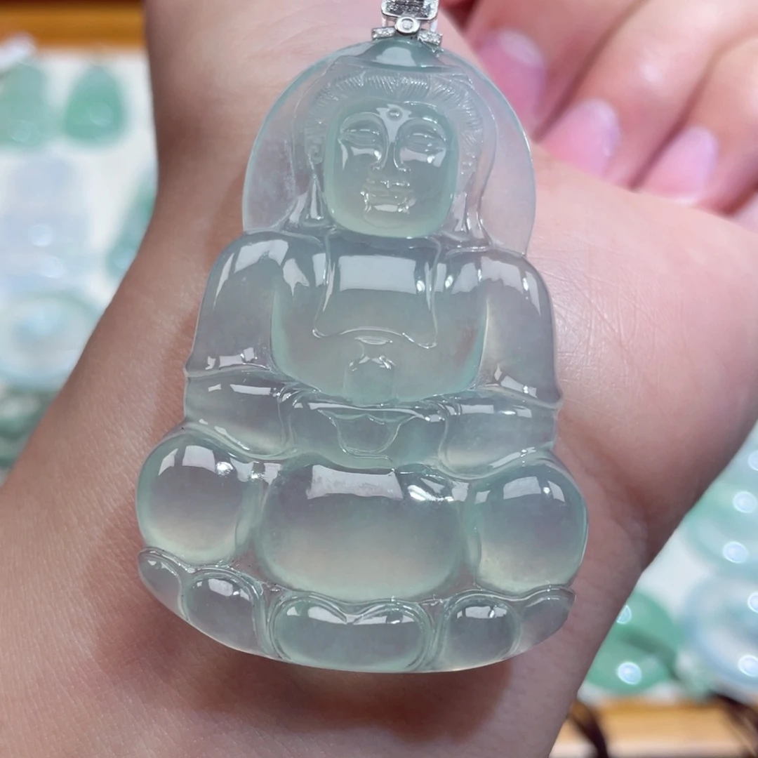 翡翠18K金镶嵌颈饰观音