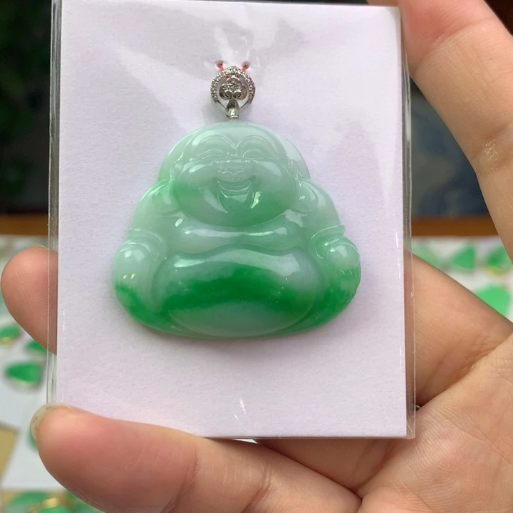 翡翠18K金镶嵌颈饰翡翠吊坠