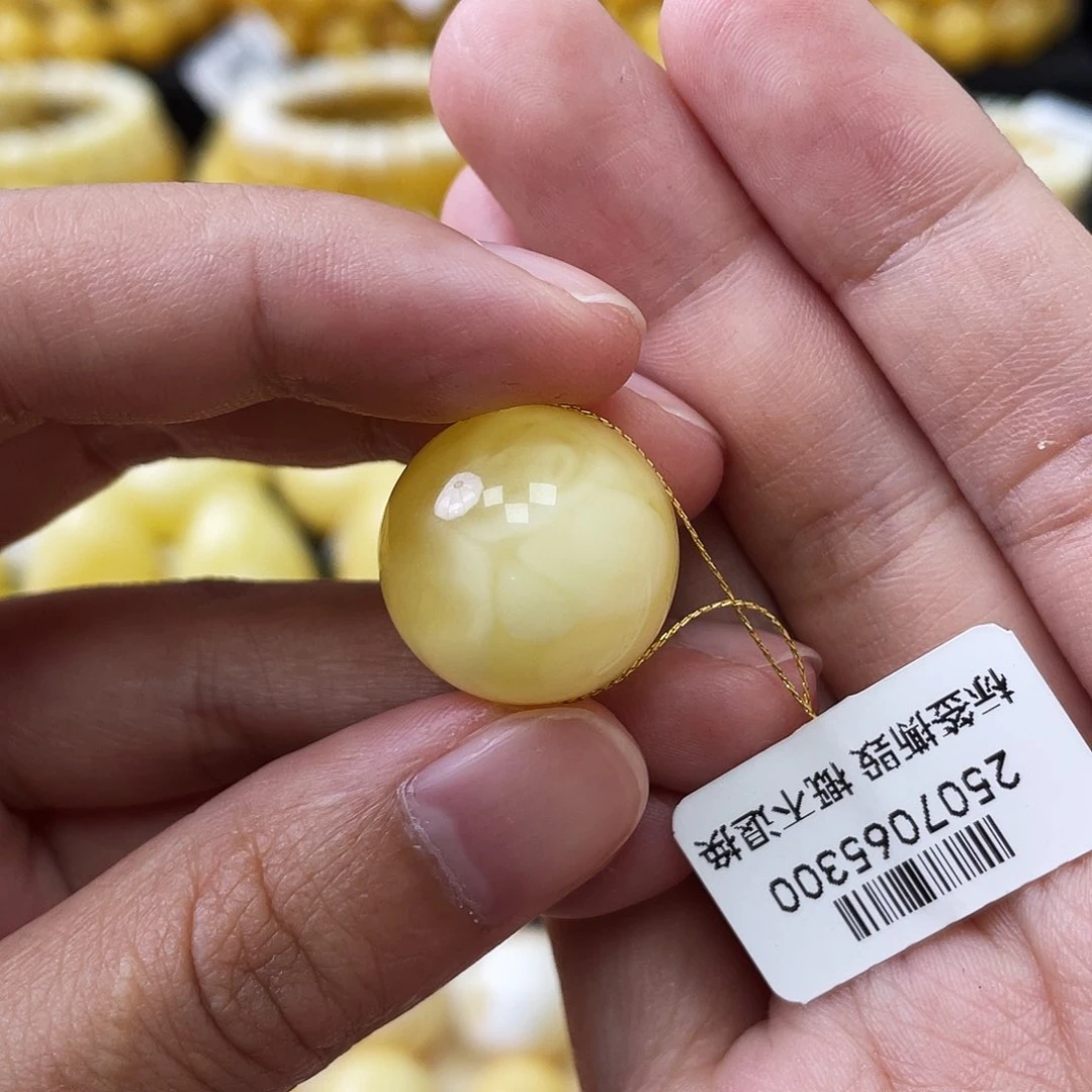 琥珀未镶嵌珠宝奇石18.7mm微瑕