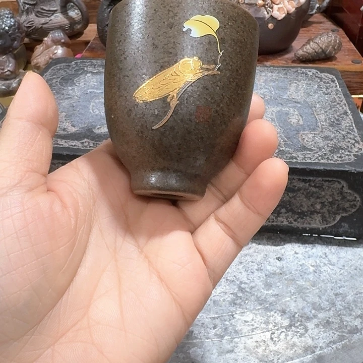 主人杯一个，瓷。。。主人杯