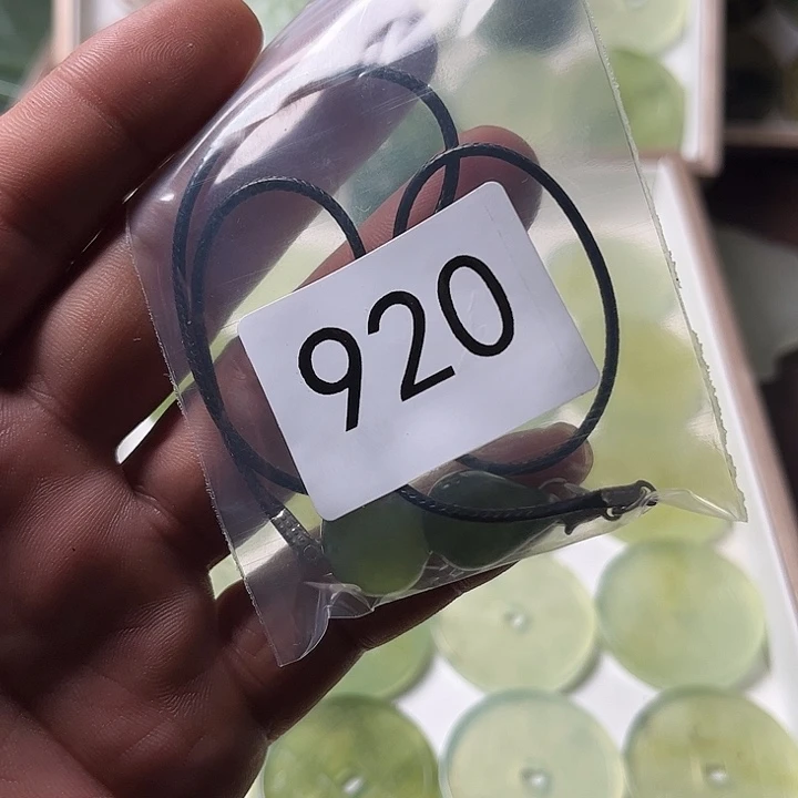 蛇纹石玉合金颈饰